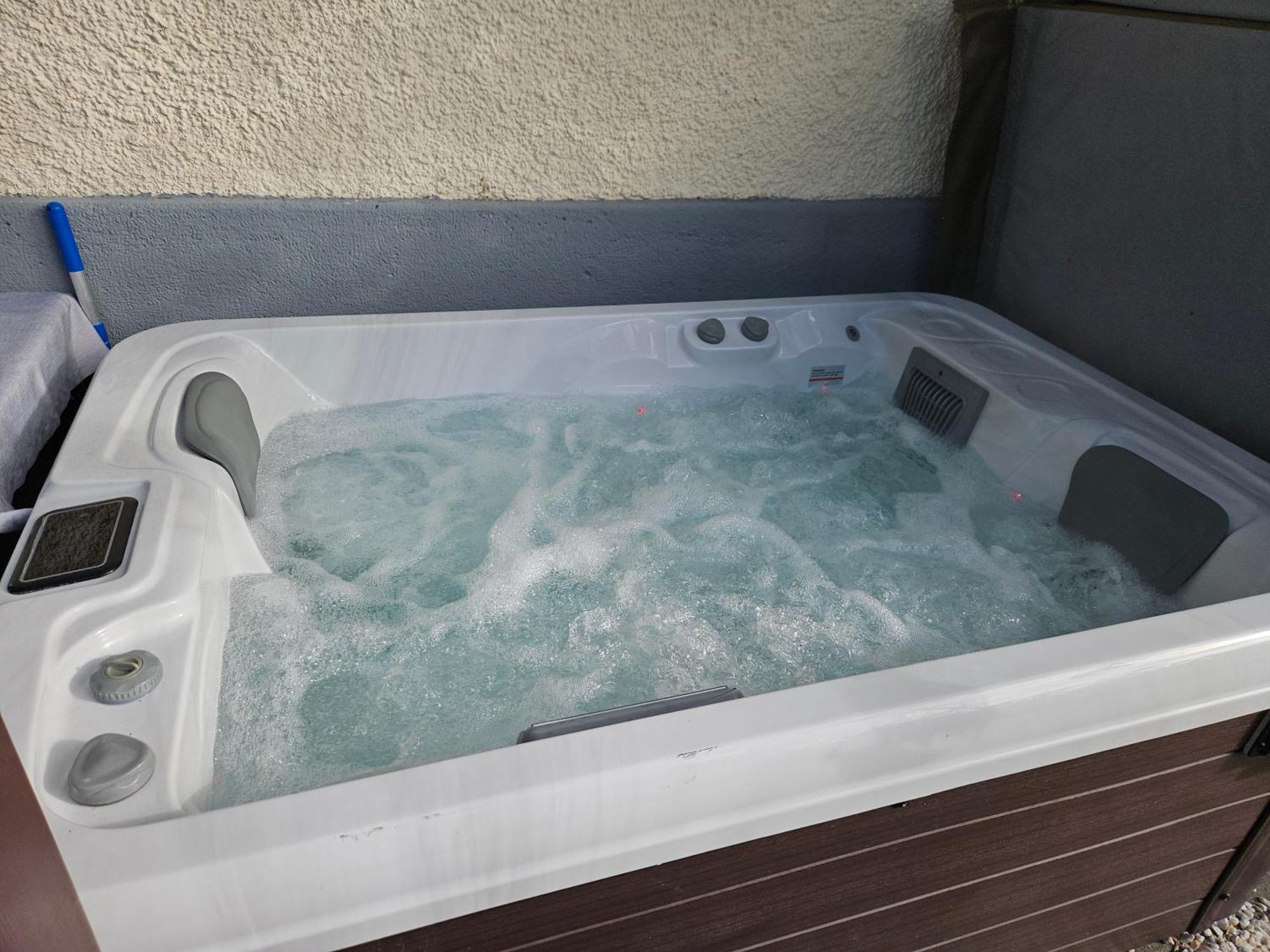 Premium Apartment Mit Privatem Whirlpool, Sauna, Garten Sankt Martin am Grimming ภายนอก รูปภาพ